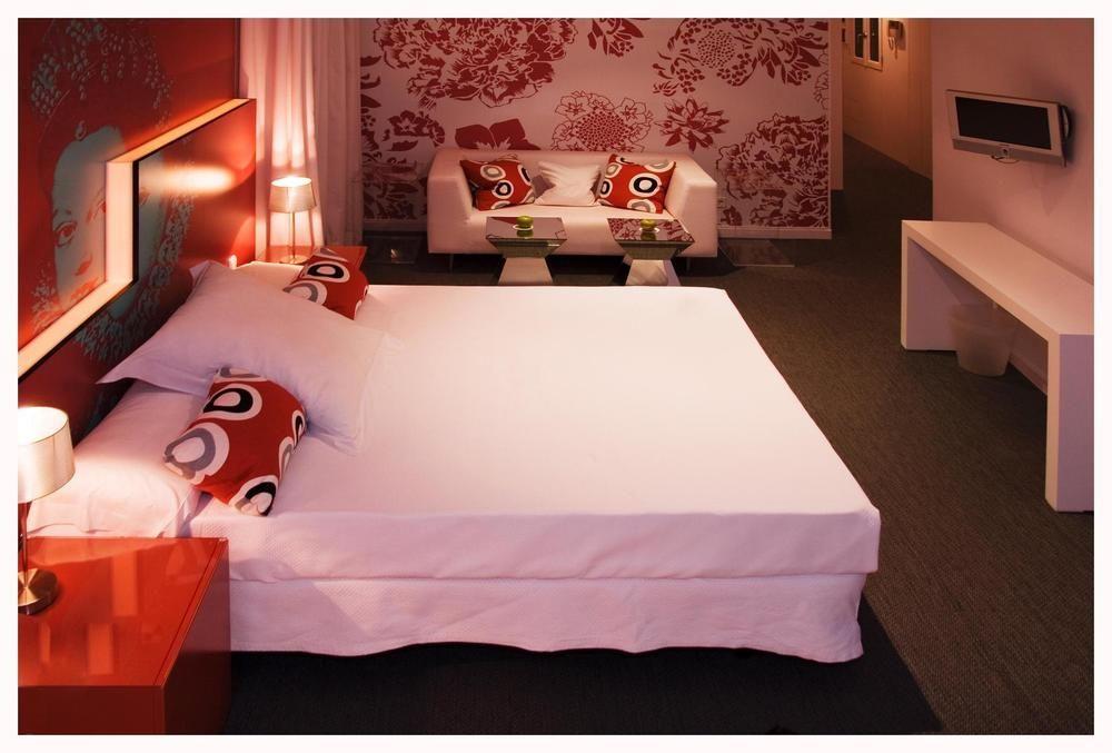 รูมเมท เลารา Hotel มาดริด ภายนอก รูปภาพ